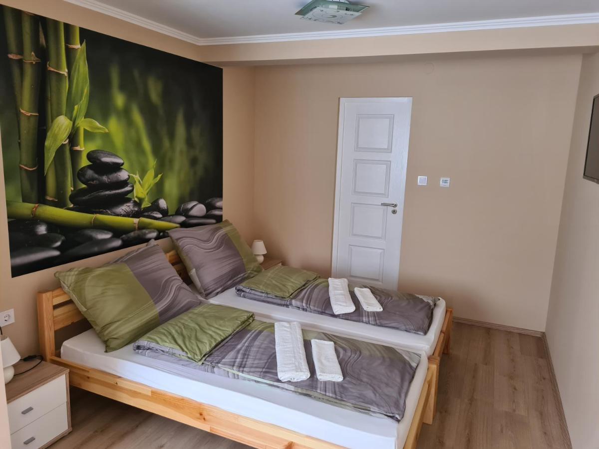 Napfeny Apartman Makó المظهر الخارجي الصورة